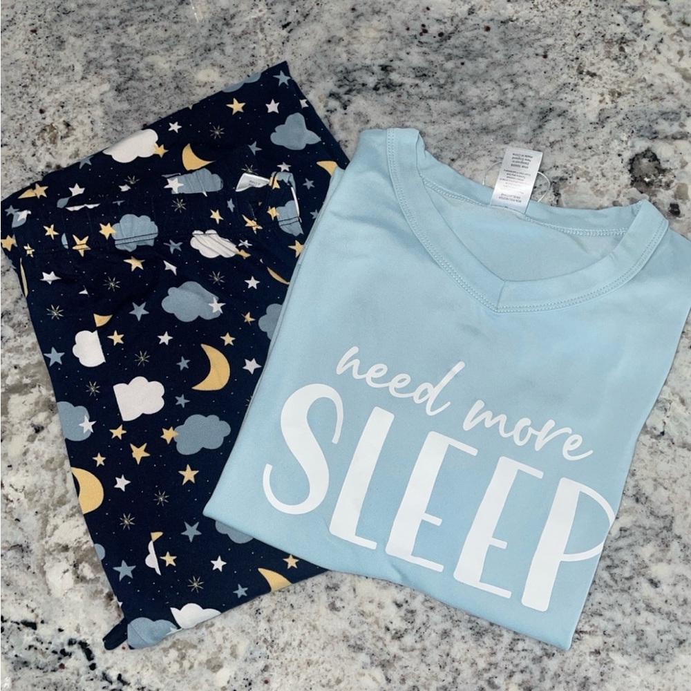 🆕 Women’s Pajamas - M
